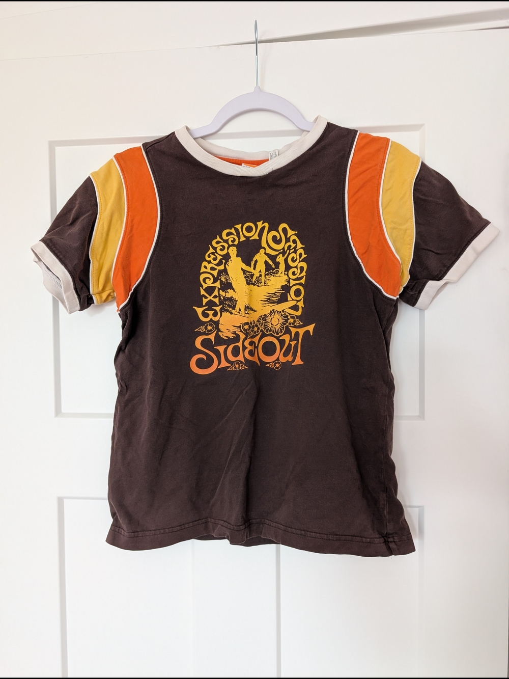 Y2K Brown Graphic Tee with Orange & Yellow Accents Size Medium